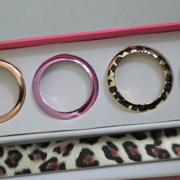 Hello Kitty watch set never used in box set 7 interchangeable straps Gift Set - Picture 7 of 10